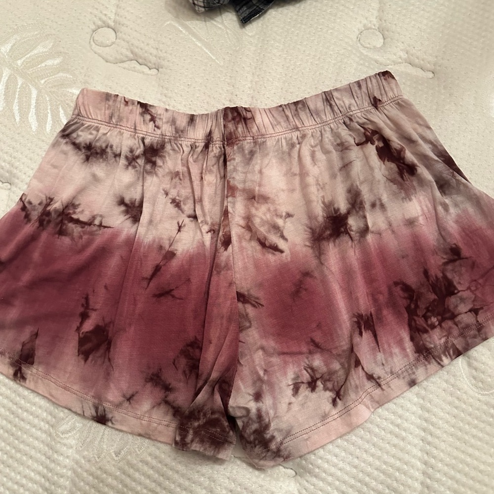 Tie dye pink red shorts - Picture 3 of 3